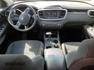 2020 Kia Sorento LX V6 with VIN 5XYPG4A5XLG690513, listed as a Copart auction lot 46847885 with 103,909 mi miles and Salvage Title. Bid and sale history available at carsss.com. Image 8.