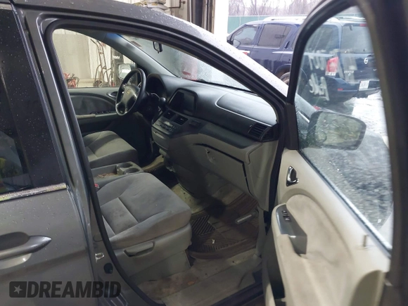 2007 Honda Odyssey EX with VIN 5FNRL38427B052619, listed as a IAAI auction lot 41727004 with 213,300 mi miles. Bid and sale history available at carsss.com. Image 5.