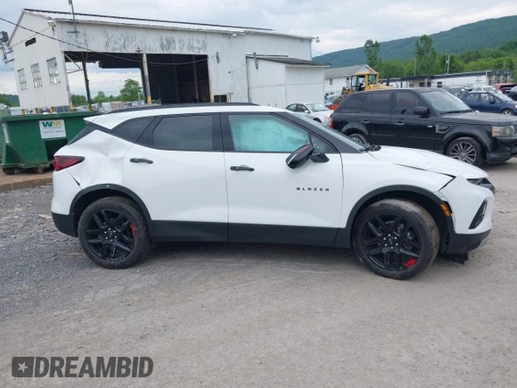 2021 Chevrolet Blazer LT z VIN 3GNKBHR40MS577432, wystawiony jako IAAI lot #42388880 z przebiegiem 35 438 mil mil oraz . Historia ofert i sprzedaży dostępna na DreamBid. Obrazek 13.