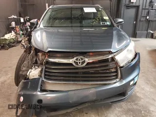 2016 Toyota Highlander XLE z VIN 5TDJKRFH8GS326488, wystawiony jako IAAI lot #42254990 z przebiegiem 120 382 mil mil oraz . Historia ofert i sprzedaży dostępna na DreamBid. Obrazek 12.