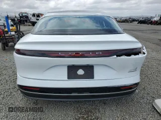 2022 Lucid Air Grand Touring z VIN 50EA1GBA6NA002123, wystawiony jako Copart lot #54435935 z przebiegiem 14 902 mil mil oraz Szkody całkowita. Historia ofert i sprzedaży dostępna na DreamBid. Obrazek 6.