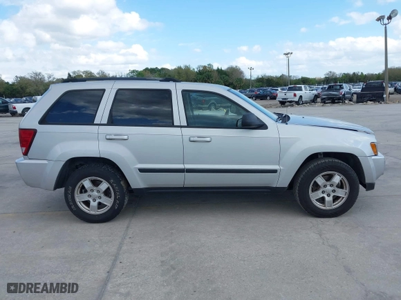 2007 Jeep Grand Cherokee Laredo with VIN 1J8GS48K17C507013, listed as a IAAI auction lot 41702347 with 178,119 mi miles. Bid and sale history available at carsss.com. Image 13.