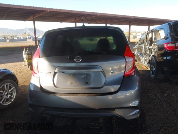 2018 Nissan Note SV z VIN 3N1CE2CP9JL370678, wystawiony jako IAAI lot #41643320 z przebiegiem 174 744 mil mil oraz . Historia ofert i sprzedaży dostępna na DreamBid. Obrazek 16.