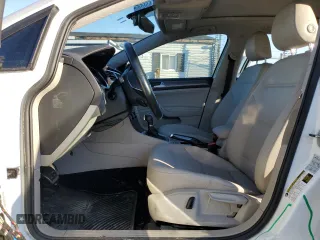 2018 Volkswagen Golf S z VIN 3VWH17AU3JM753947, wystawiony jako Copart lot #41790225 z przebiegiem 46 126 mil mil oraz Szkoda całkowita • Salvage title. Historia ofert i sprzedaży dostępna na DreamBid. Obrazek 7.