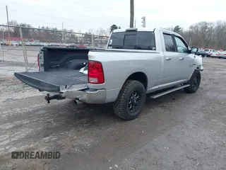 2015 Ram 1500 Big Horn z VIN 1C6RR7GT1FS537244, wystawiony jako IAAI lot #41283487 z przebiegiem 104 713 mil mil oraz . Historia ofert i sprzedaży dostępna na DreamBid. Obrazek 4.