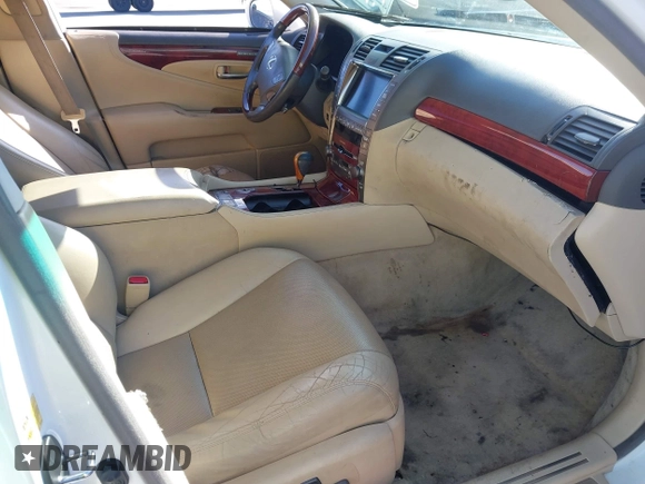 2007 Lexus LS 460 with VIN JTHBL46F575047233, listed as a IAAI auction lot 41933117 with Not Provided miles. Bid and sale history available at carsss.com. Image 5.