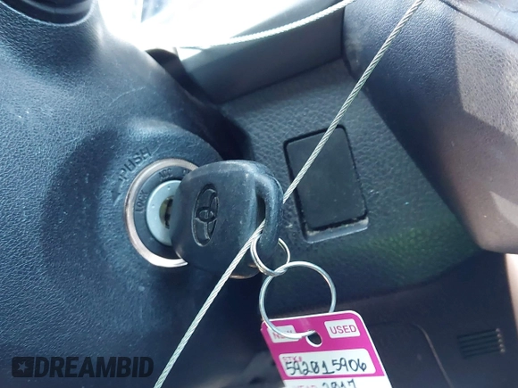 2017 Toyota RAV4 LE z VIN JTMZFREV8HJ118589, wystawiony jako IAAI lot #41975906 z przebiegiem 77 934 mil mil oraz . Historia ofert i sprzedaży dostępna na DreamBid. Obrazek 11.