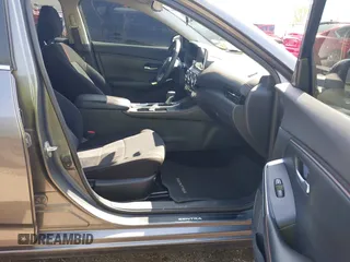 2021 Nissan Sentra SR with VIN 3N1AB8DV7MY288973, listed as a IAAI auction lot 41918925 with 33,174 mi miles and . Bid and sale history available at DreamBid. Image 5.