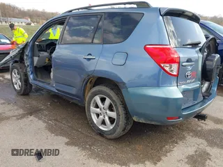 2007 Toyota RAV4 Limited with VIN JTMBD31V176029507, listed as a IAAI auction lot 41828748 with 69,879 mi miles. Bid and sale history available at carsss.com. Image 3.