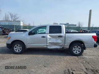 2017 Nissan Titan SV z VIN 1N6AA1EJ0HN559519, wystawiony jako IAAI lot #41798623 z przebiegiem 116 292 mil mil oraz . Historia ofert i sprzedaży dostępna na DreamBid. Obrazek 14.