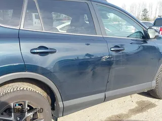 2017 Toyota RAV4 SE z VIN JTMJFREV7HJ709543, wystawiony jako IAAI lot #41355727 z przebiegiem 54 585 mil mil oraz . Historia ofert i sprzedaży dostępna na DreamBid. Obrazek 6.