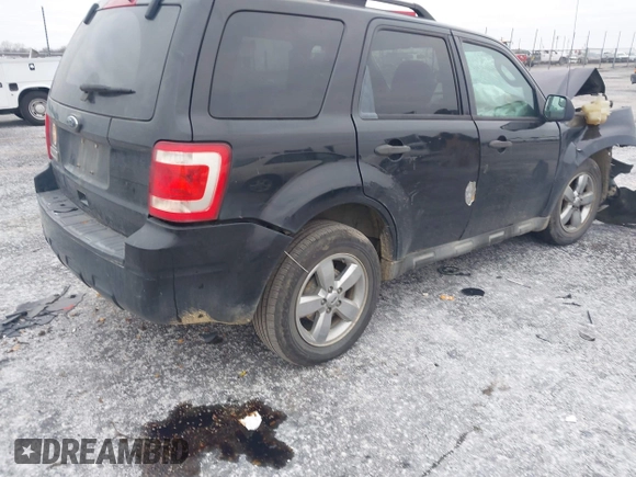 2011 Ford Escape XLT with VIN 1FMCU0D71BKA19572, listed as a IAAI auction lot 41226720 with 1 mi miles. Bid and sale history available at carsss.com. Image 4.