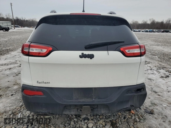 2017 Jeep Cherokee Sport z VIN 1C4PJLAS1HW667195, wystawiony jako Copart lot #42612245 z przebiegiem 129 108 mil mil oraz Szkoda całkowita • Salvage title. Historia ofert i sprzedaży dostępna na DreamBid. Obrazek 6.
