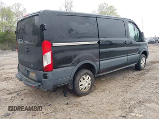 2017 Ford Transit z VIN 1FTYE1YM6HKA47762, wystawiony jako IAAI lot #41799938 z przebiegiem Nie podano mil oraz . Historia ofert i sprzedaży dostępna na DreamBid. Obrazek 4.