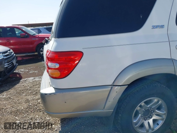2003 Toyota Sequoia SR5 with VIN 5TDZT34A83S197195, listed as a IAAI auction lot 41711445 with 177,102 mi miles. Bid and sale history available at carsss.com. Image 13.
