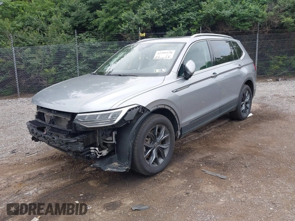 2022 Volkswagen Tiguan SE z VIN 3VV2B7AX0NM159615, wystawiony jako IAAI lot #42399370 z przebiegiem 25 352 mil mil oraz . Historia ofert i sprzedaży dostępna na DreamBid. Obrazek 19.