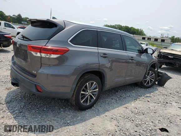 2018 Toyota Highlander SE with VIN 5TDKZRFH9JS545175, listed as a Copart auction lot 59377945 with 214,242 mi miles and Salvage title. Bid and sale history available at DreamBid. Image 3.