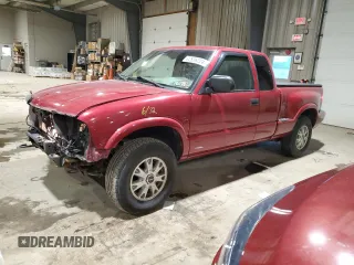 2003 GMC Sonoma SLS with VIN 1GTDT19X938112963, listed as a Copart auction lot 82836224 with 94,490 mi miles and Salvage Title. Bid and sale history available at carsss.com. Image 1.