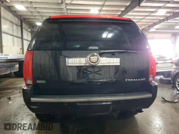 2011 Cadillac Escalade Premium z VIN 1GYS4CEF9BR223089, wystawiony jako Copart lot #45813665 z przebiegiem 115 313 mil mil oraz Szkody całkowita. Historia ofert i sprzedaży dostępna na DreamBid. Obrazek 6.