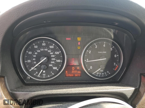 2009 BMW 3 Series 328i z VIN WBAPH77589NM47268, wystawiony jako Copart lot #57877405 z przebiegiem 157 930 mil mil oraz Szkoda całkowita • Salvage title. Historia ofert i sprzedaży dostępna na DreamBid. Obrazek 9.