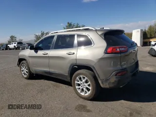 2017 Jeep Cherokee Latitude with VIN 1C4PJMCS0HW631940, listed as a Copart auction lot 76422654 with 58,220 mi miles and Salvage Title. Bid and sale history available at carsss.com. Image 2.