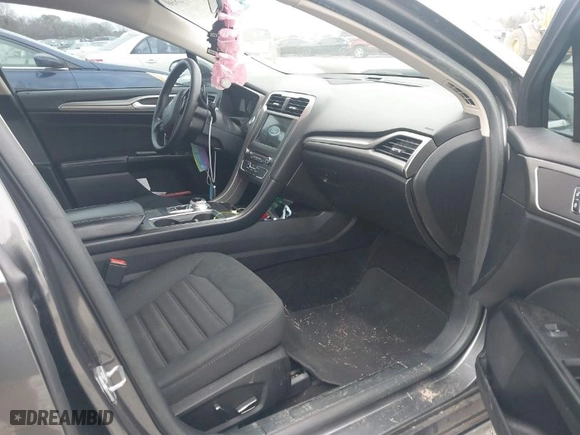 2018 Ford Fusion SE with VIN 3FA6P0HD5JR200165, listed as a IAAI auction lot 41492890 with 90,312 mi miles. Bid and sale history available at carsss.com. Image 5.
