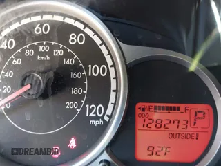 2011 Mazda 2 Sport z VIN JM1DE1HY8B0106234, wystawiony jako IAAI lot #42303051 z przebiegiem 128 273 mil mil oraz . Historia ofert i sprzedaży dostępna na DreamBid. Obrazek 7.