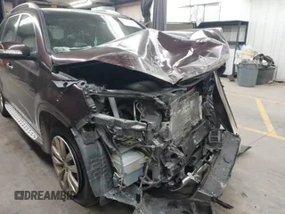 2013 Kia Sorento SX with VIN 5XYKW4A25DG331591, listed as a IAAI auction lot 41878760 with 1 mi miles. Bid and sale history available at carsss.com. Image 6.