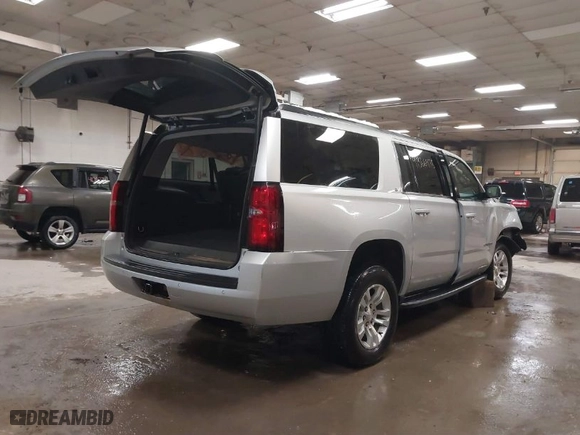 2019 Chevrolet Suburban LT with VIN 1GNSKHKC4KR289284, listed as a IAAI auction lot 41366478 with NaN miles. Bid and sale history available at carsss.com. Image 4.