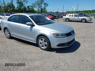 2012 Volkswagen Jetta TDI w/Premium с VIN 3VWLL7AJ9CM014398, выставлен на аукционе IAAI как лот 42019714 с пробегом 135 721 миль миль и . История ставок и продаж доступна на DreamBid. Изображение 1.