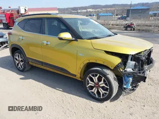 2021 Kia Seltos SX with VIN KNDETCA24M7129421, listed as a IAAI auction lot 41770319 with 49,754 mi miles. Bid and sale history available at carsss.com. Image 1.