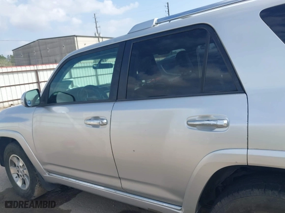 2011 Toyota 4Runner SR5 with VIN JTEZU5JR8B5016793, listed as a IAAI auction lot 41749448 with 163,514 mi miles. Bid and sale history available at carsss.com. Image 14.