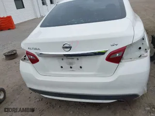 2018 Nissan Altima 2.5 S with VIN 1N4AL3AP5JC266306, listed as a IAAI auction lot 41782164 with 221,717 mi miles. Bid and sale history available at carsss.com. Image 17.