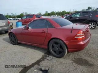 2001 Mercedes-Benz SLK 230/320 z VIN WDBKK65F71F177838, wystawiony jako Copart lot #58118125 z przebiegiem 156 970 mil mil oraz Szkody całkowita. Historia ofert i sprzedaży dostępna na DreamBid. Obrazek 2.