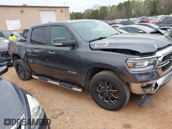 2019 Ram 1500 Big Horn z VIN 1C6RREFT7KN522858, wystawiony jako IAAI lot #41938140 z przebiegiem 115 165 mil mil oraz . Historia ofert i sprzedaży dostępna na DreamBid. Obrazek 1.