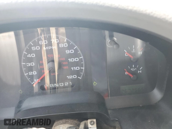 2008 Ford F-150 STX с VIN 1FTRX12W98FC05514, выставлен на аукционе Copart как лот 54832135 с пробегом 267 256 миль миль и Чистый • Clean title. История ставок и продаж доступна на DreamBid. Изображение 9.