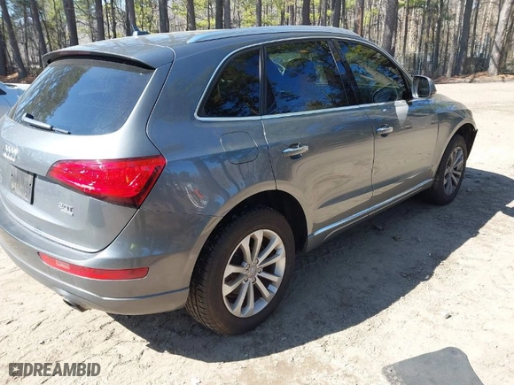 2016 Audi Q5 Premium with VIN WA1C2AFP9GA112330, listed as a IAAI auction lot 41652583 with 118,002 mi miles. Bid and sale history available at carsss.com. Image 4.