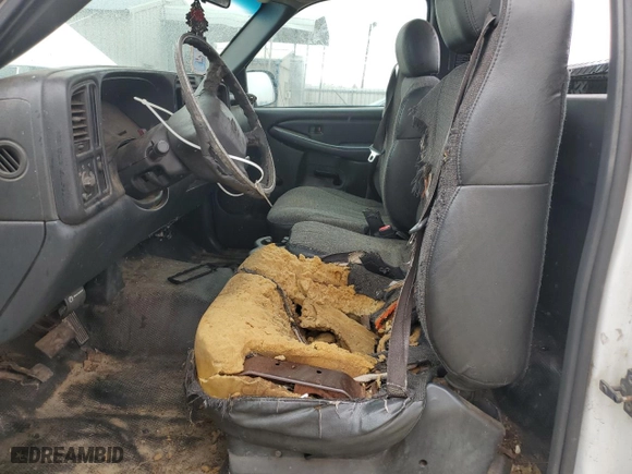 2002 Chevrolet Silverado 1500 with VIN 1GCEC14W22Z167816, listed as a Copart auction lot 85290414 with 454,488 mi miles and Salvage Title. Bid and sale history available at carsss.com. Image 7.