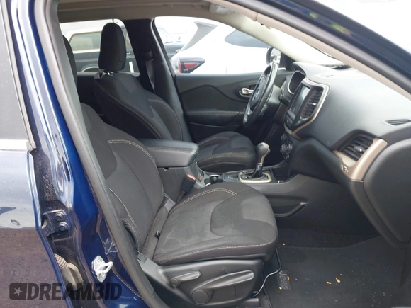 2015 Jeep Cherokee Latitude with VIN 1C4PJLCB8FW506398, listed as a IAAI auction lot 41796516 with 95,204 mi miles and . Bid and sale history available at DreamBid. Image 5.