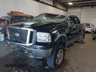 2007 Ford F-250 XL z VIN 1FTSW21P87EA62774, wystawiony jako IAAI lot #41635503 z przebiegiem 141 985 mil mil oraz . Historia ofert i sprzedaży dostępna na DreamBid. Obrazek 2.
