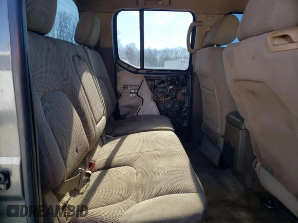 2005 Nissan Frontier LE z VIN 1N6AD07U85C447101, wystawiony jako Copart lot #42063795 z przebiegiem 249 884 mil mil oraz Szkoda całkowita • Salvage title. Historia ofert i sprzedaży dostępna na DreamBid. Obrazek 10.