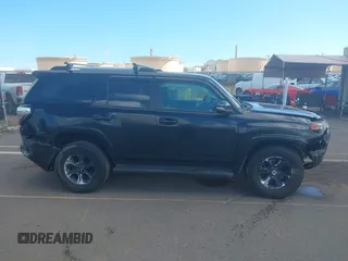 2019 Toyota 4Runner SR5 с VIN JTEBU5JR7K5664255, выставлен на аукционе IAAI как лот 41842222 с пробегом 77 178 миль миль и . История ставок и продаж доступна на DreamBid. Изображение 13.