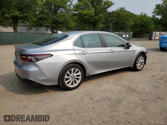 2024 Toyota Camry LE z VIN 4T1C11AK6RU190646, wystawiony jako Copart lot #58817045 z przebiegiem 19 276 mil mil oraz Szkoda całkowita • Salvage title. Historia ofert i sprzedaży dostępna na DreamBid. Obrazek 3.