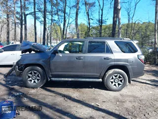 2019 Toyota 4Runner SR5 с VIN JTEBU5JR7K5661632, выставлен на аукционе IAAI как лот 41634341 с пробегом 65 485 миль миль и . История ставок и продаж доступна на DreamBid. Изображение 15.