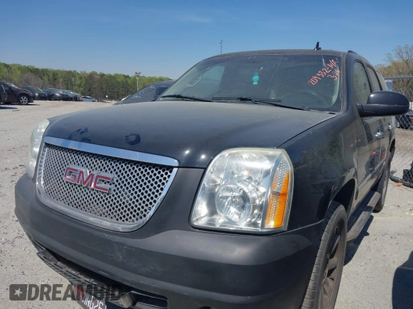 2013 GMC Yukon Denali with VIN 1GKS1EEF8DR209332, listed as a IAAI auction lot 41832403 with 208,800 mi miles. Bid and sale history available at carsss.com. Image 17.
