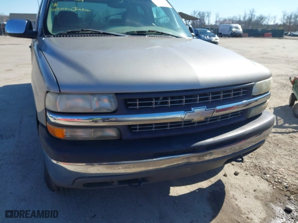 2001 Chevrolet Silverado 1500 LT with VIN 2GCEK19T911405962, listed as a IAAI auction lot 41640904 with 215,079 mi miles. Bid and sale history available at carsss.com. Image 6.