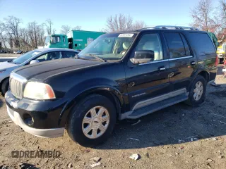 2004 Lincoln Navigator Luxury with VIN 5LMFU27R24LJ00905, listed as a Copart auction lot 82561364 with 181,618 mi miles and Clean Title. Bid and sale history available at carsss.com. Image 1.