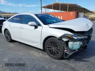 2019 Toyota Avalon XLE with VIN 4T1BZ1FB2KU014289, listed as a IAAI auction lot 41905789 with 121,906 mi miles. Bid and sale history available at carsss.com. Image 1.