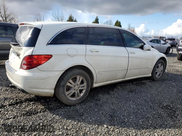 2008 Mercedes-Benz R 3.0L with VIN 4JGCB22E28A074615, listed as a Copart auction lot 48955475 with 130,778 mi miles and Salvage Title. Bid and sale history available at carsss.com. Image 3.