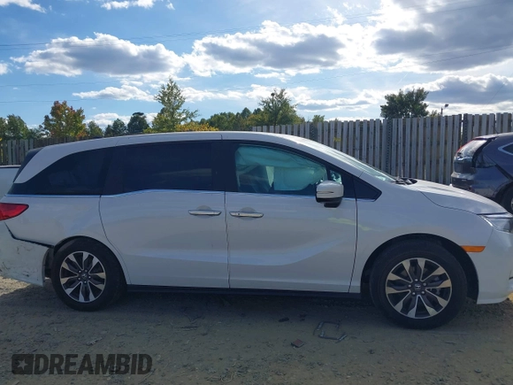 2024 Honda Odyssey EX-L with VIN 5FNRL6H65RB007535, listed as a IAAI auction lot 40602982 with 6,097 mi miles and . Bid and sale history available at DreamBid. Image 13.